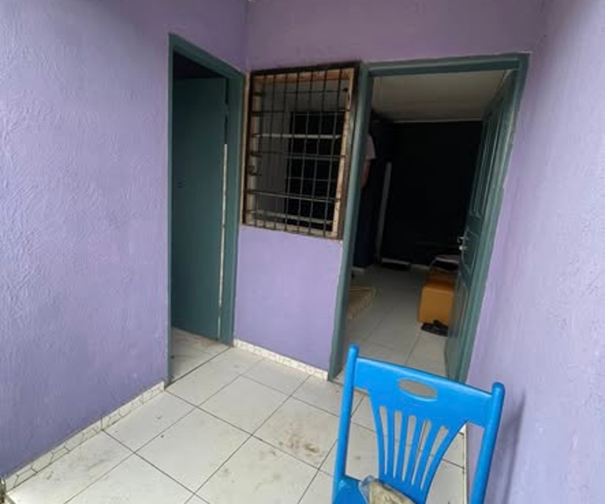 Chambre moderne à Beedi