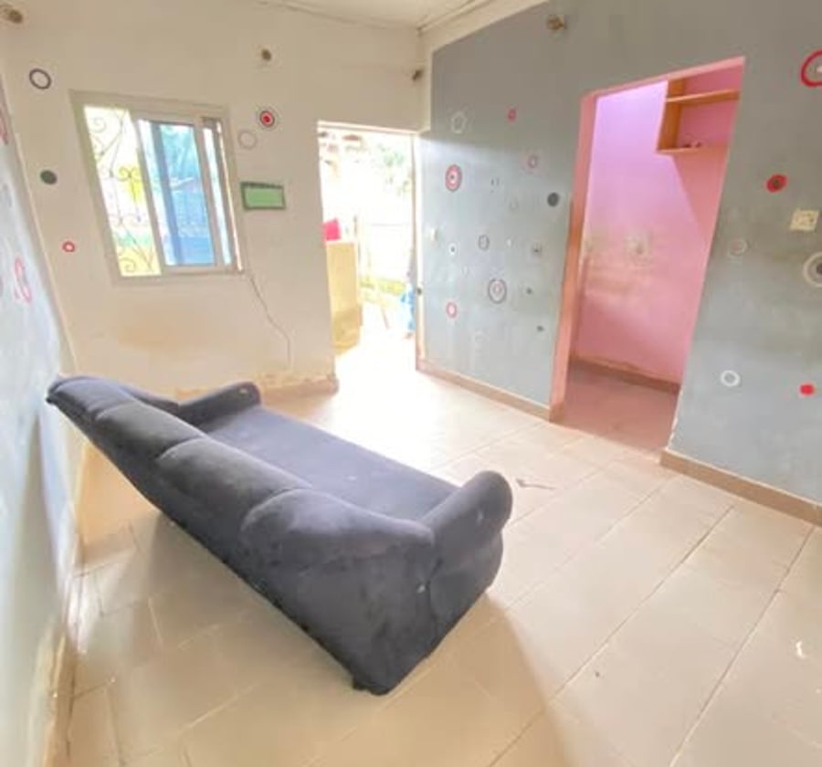 Vaste chambre moderne à louer à Jouvence