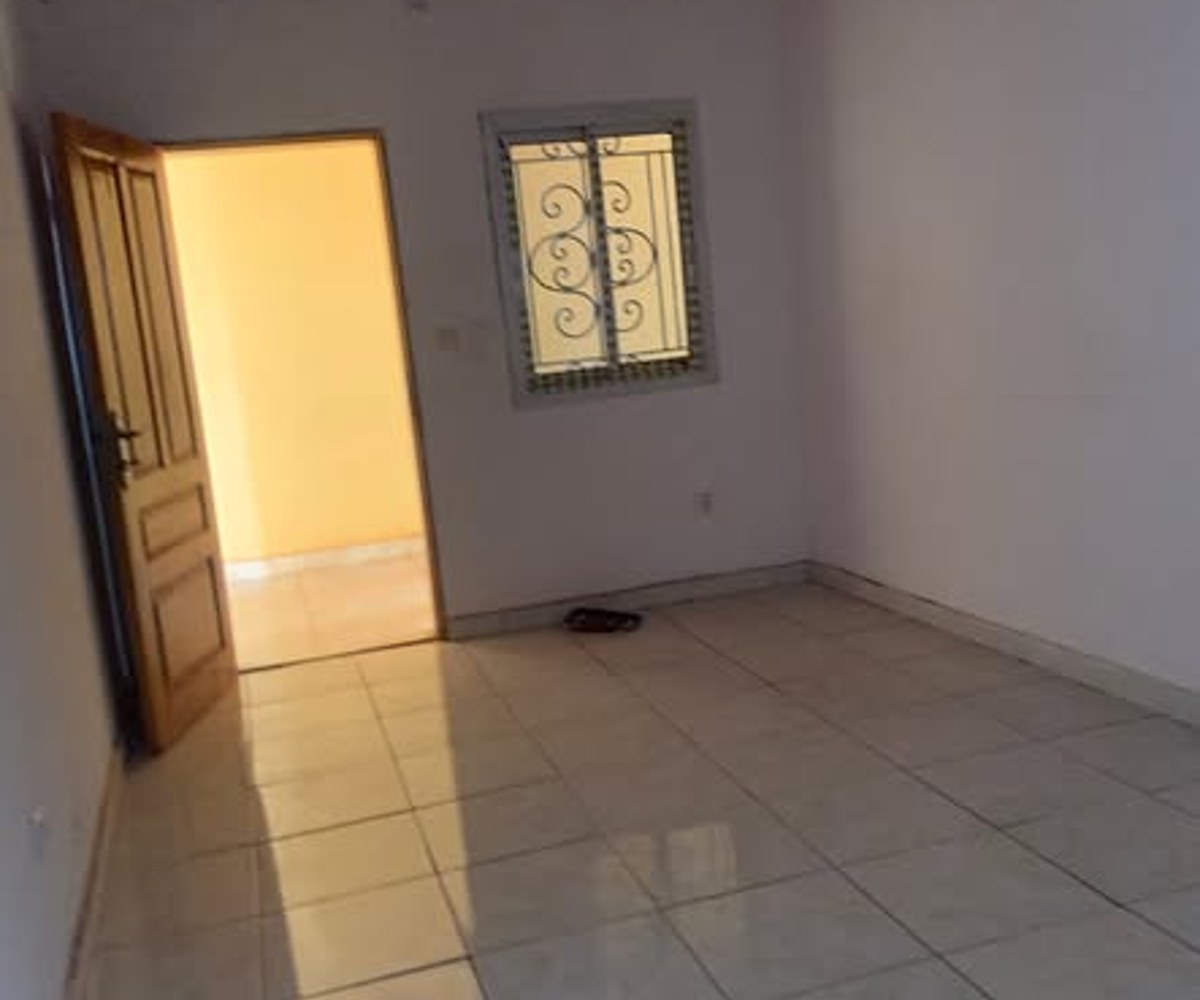 2 chambres modernes à louer à Nkozoa