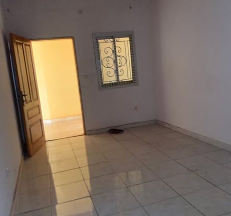 2 chambres modernes à louer à Nkozoa
