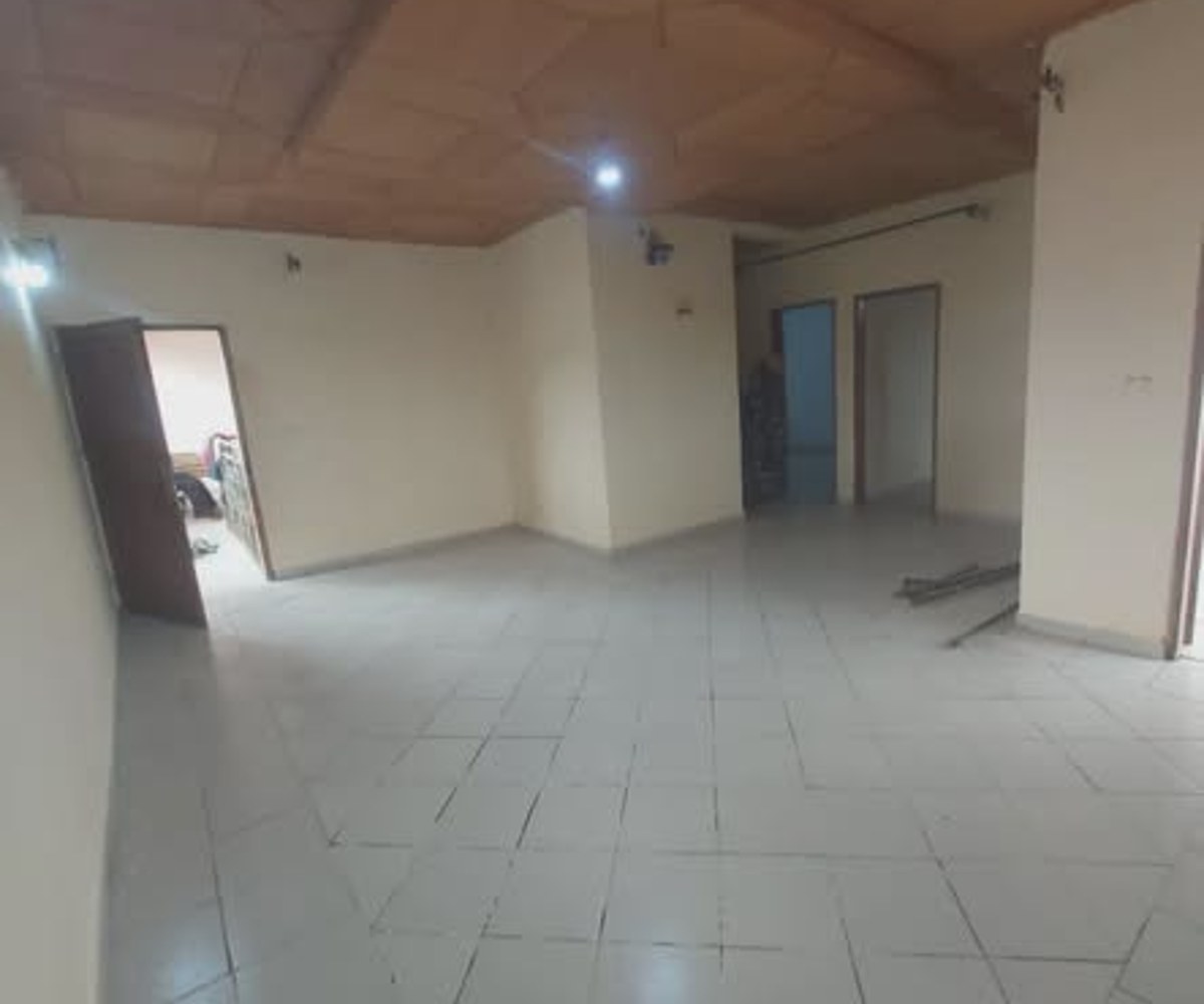 Appartement moderne à Etoug-Ebe