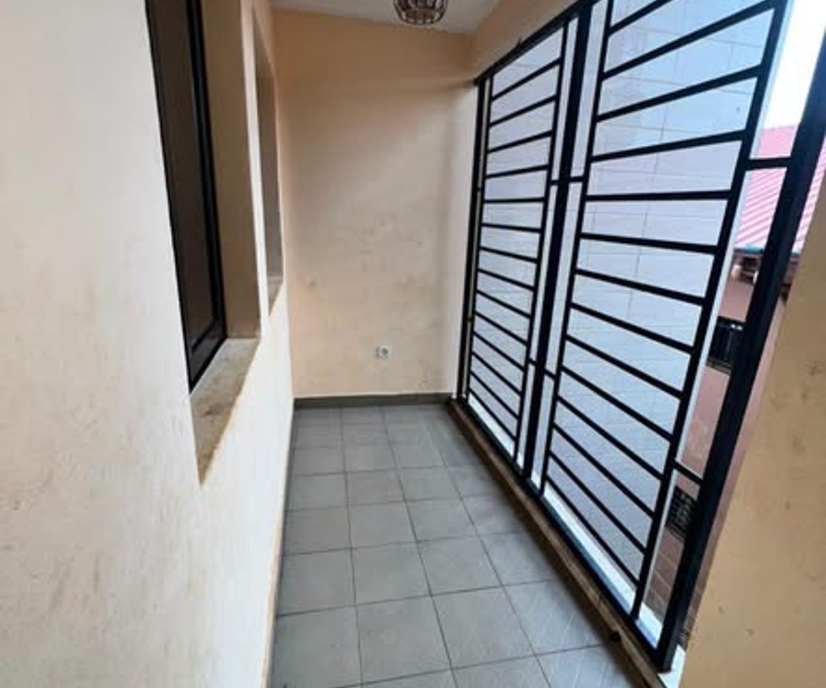 Appartement moderne 3 chambres à louer – Ekoumdoum