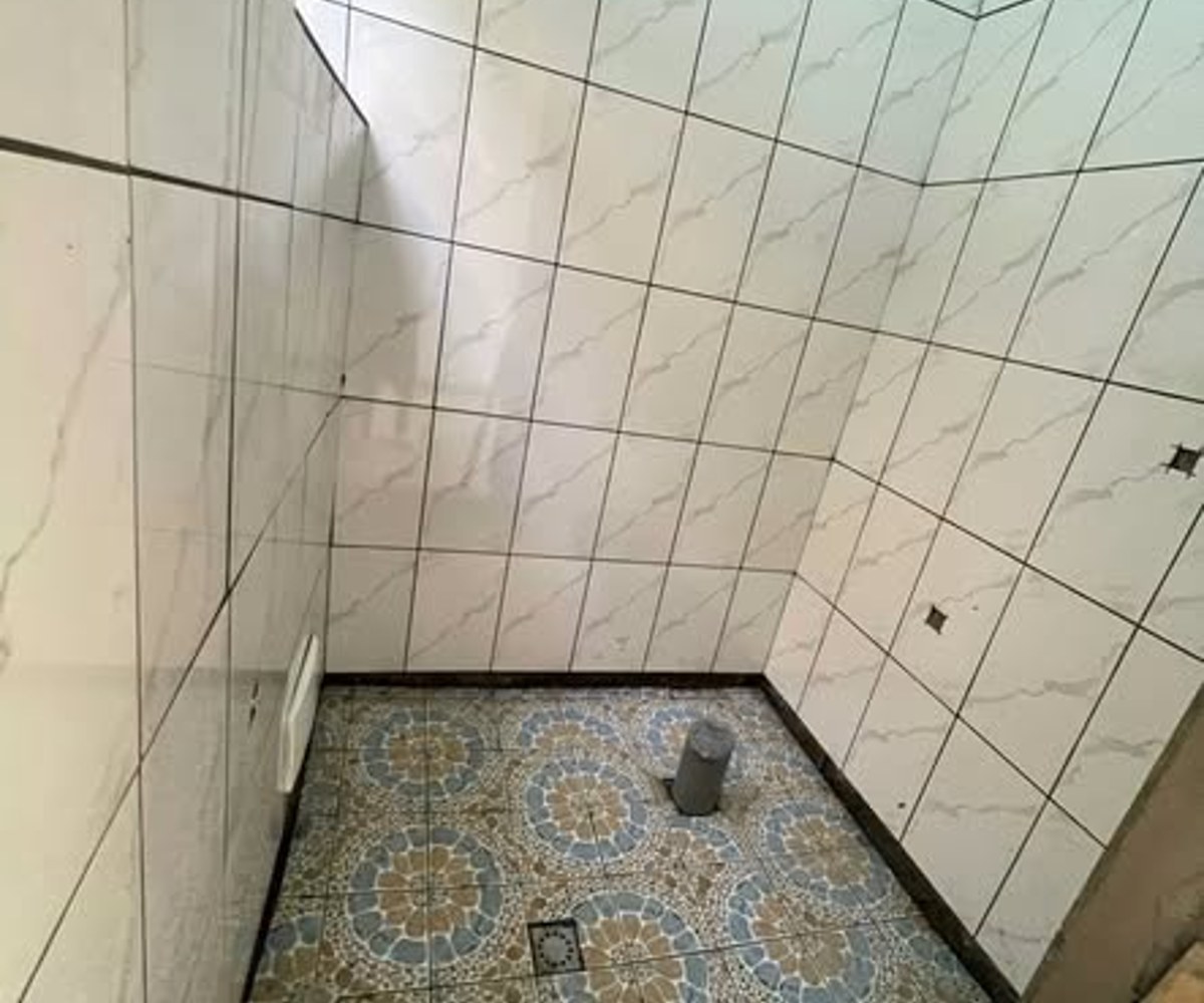 Vaste chambre meublée à PK13