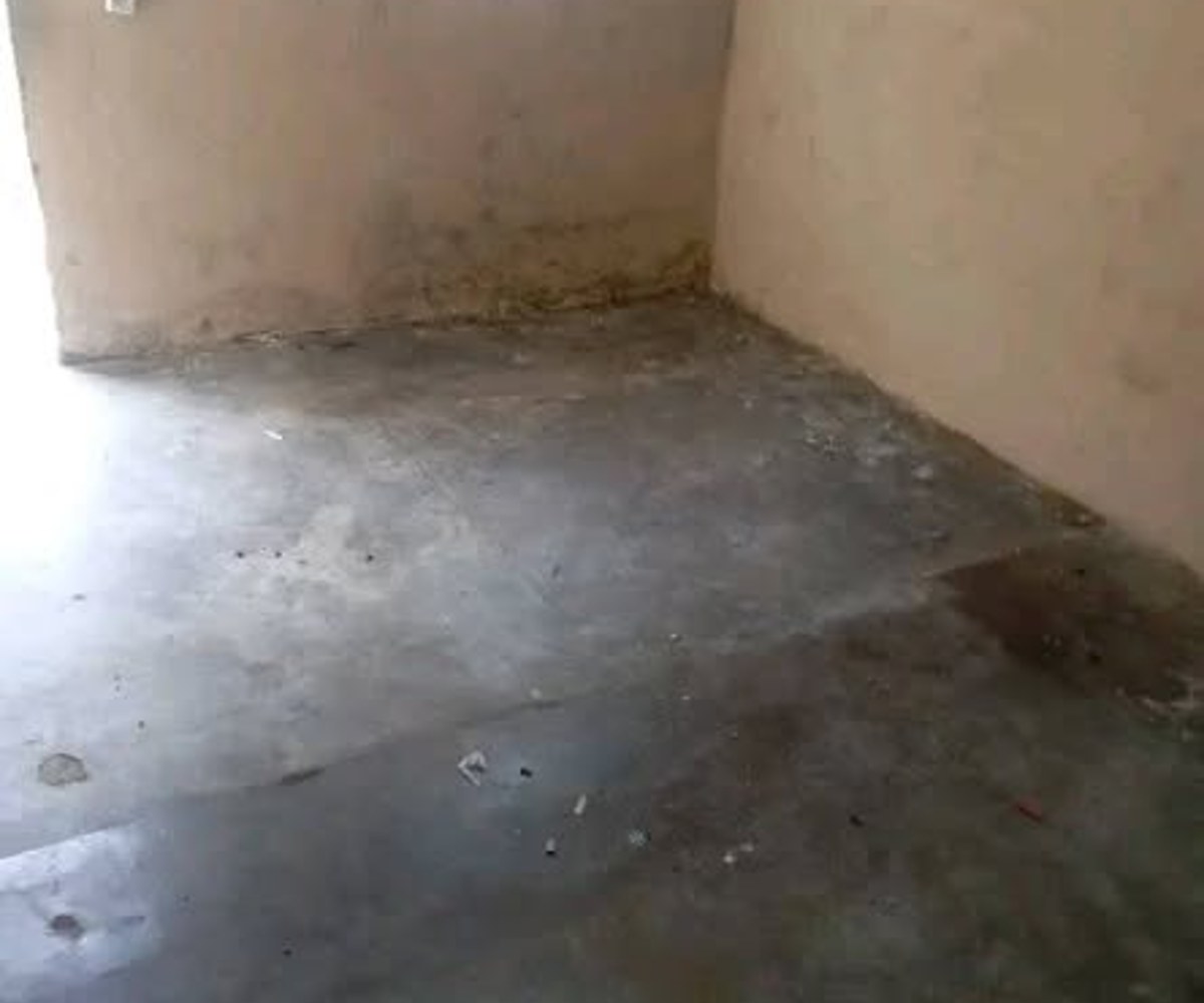 Grande chambre simple à louer - Beedi, Douala