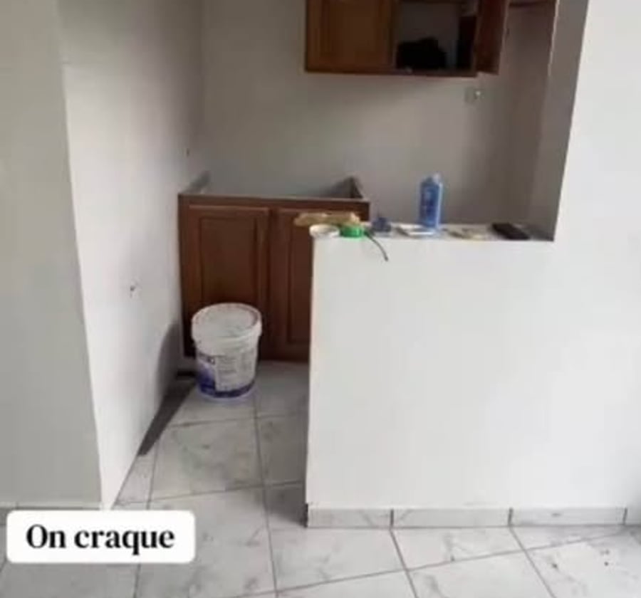Studio à louer à Odza - Auberge Bleue