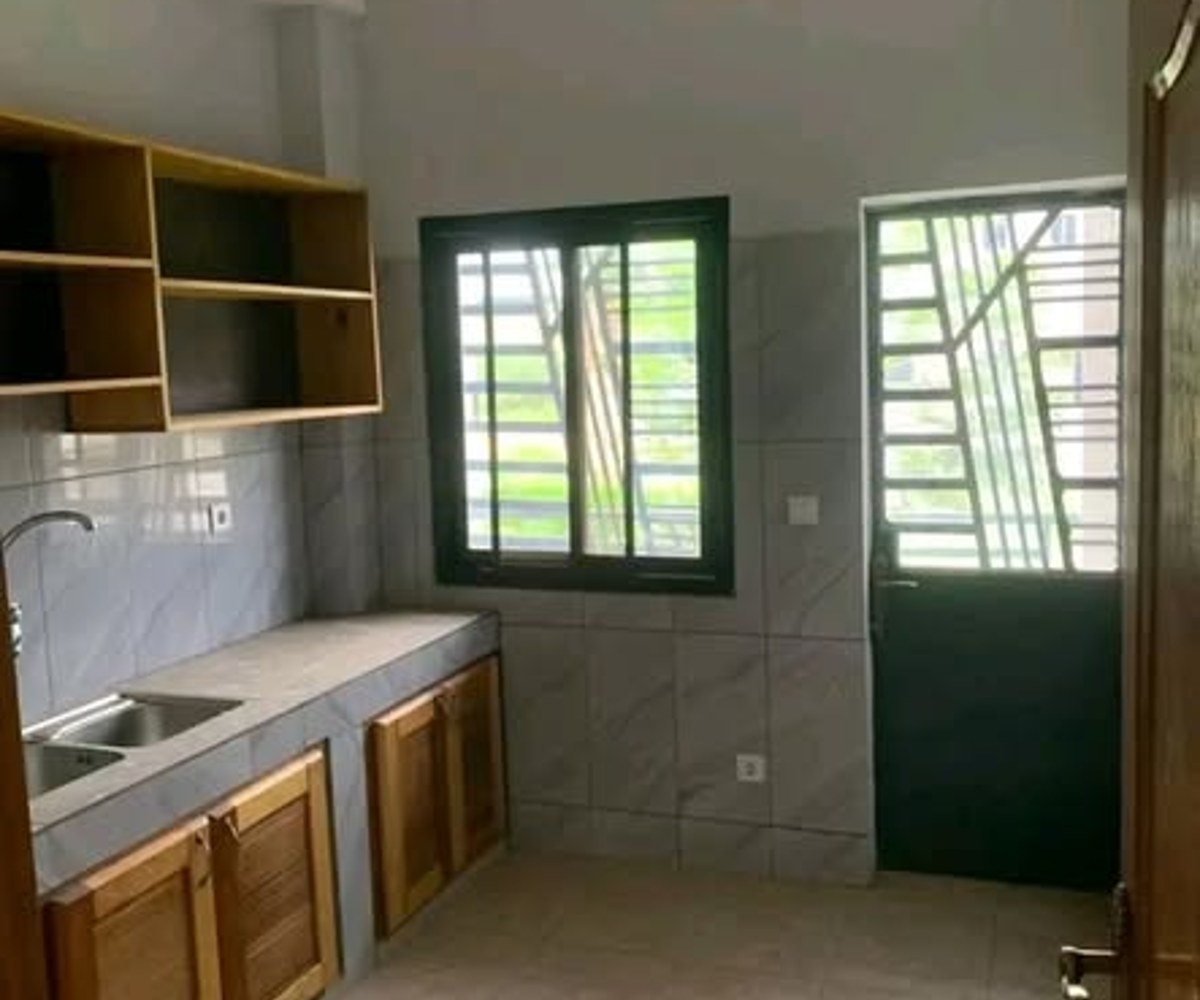 Studio Moderne à louer Biyem-Assi