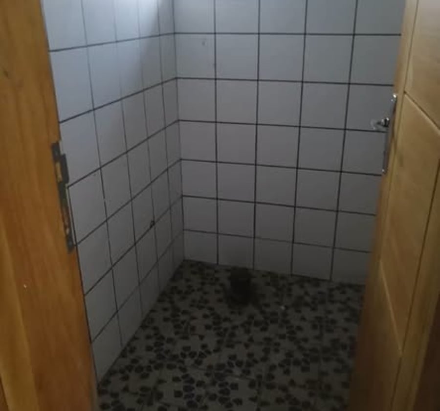 Chambre moderne à Odza