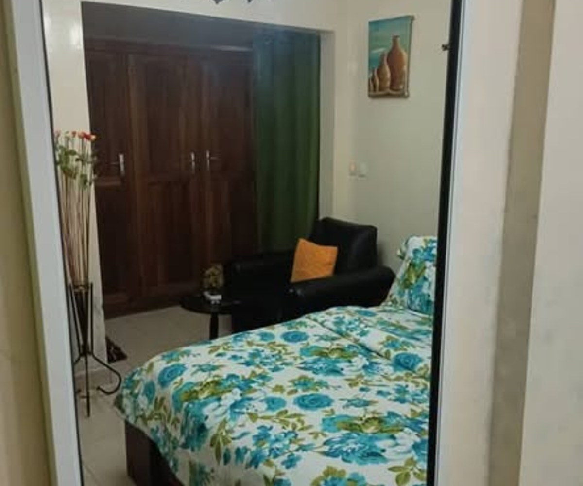 Chambre meublée à Biyem-Assi – Carrefour Scalom