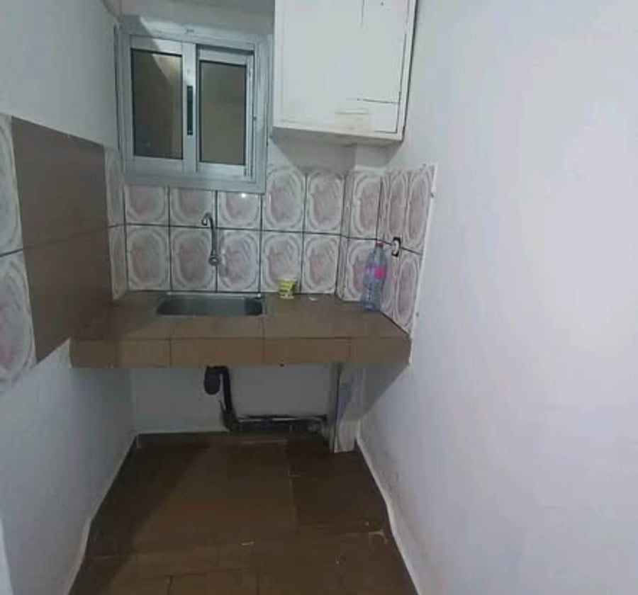 Chambre moderne à louer - Biyem-Assi, Yaoundé