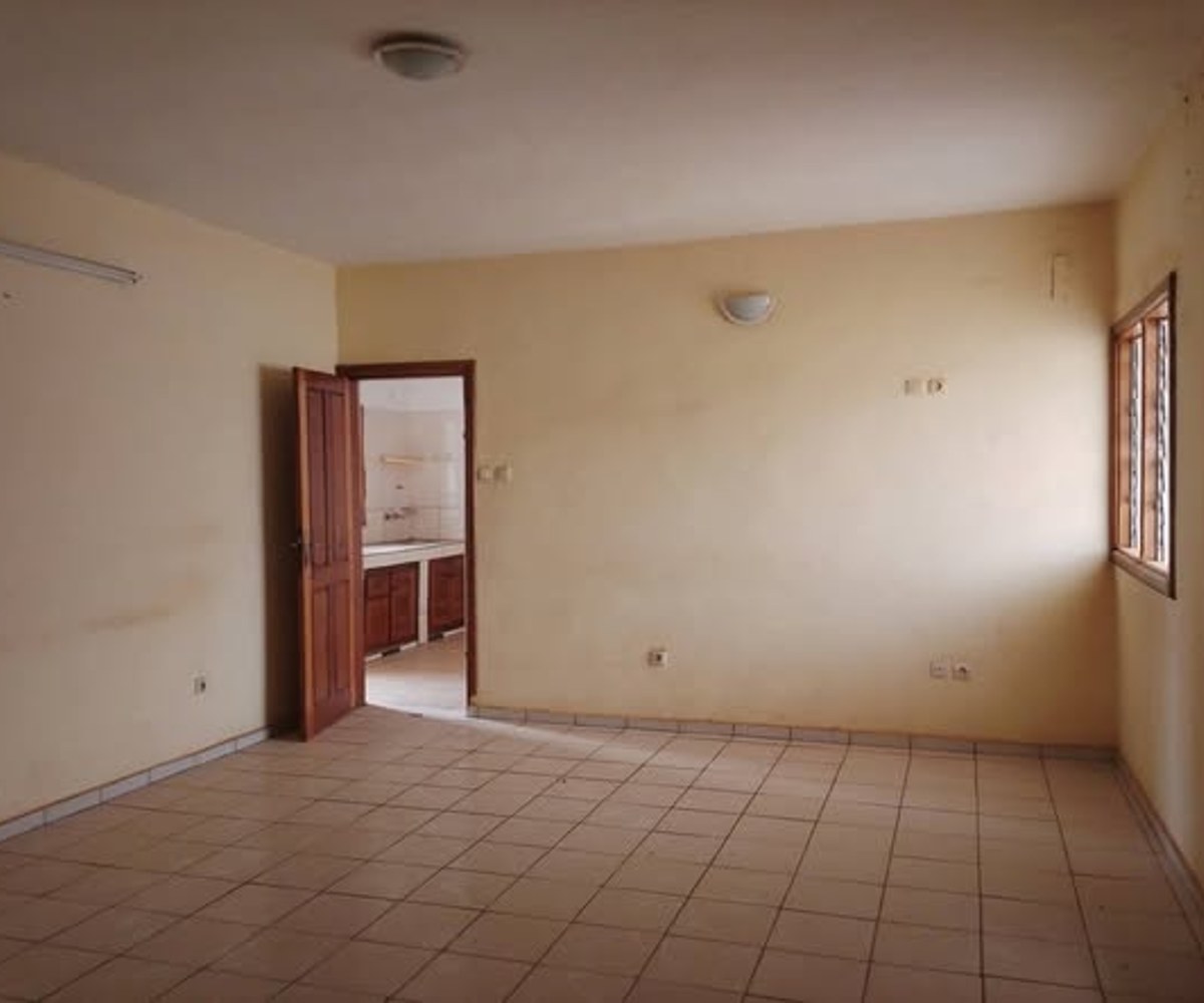 Grand Appartement à louer à Yaoundé Damas