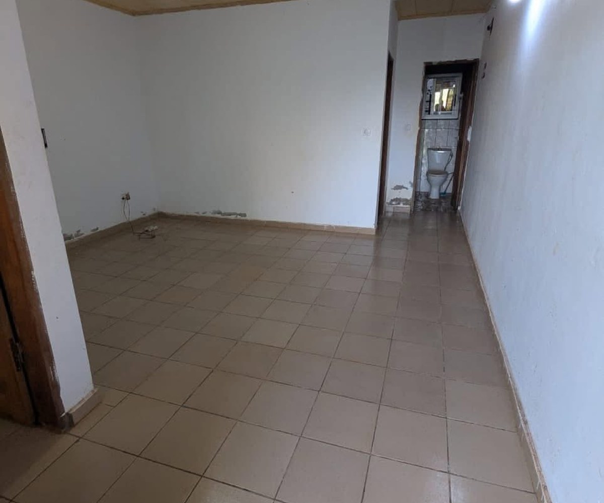 STUDIO À LOUER 35000f à NKOLFOULOU