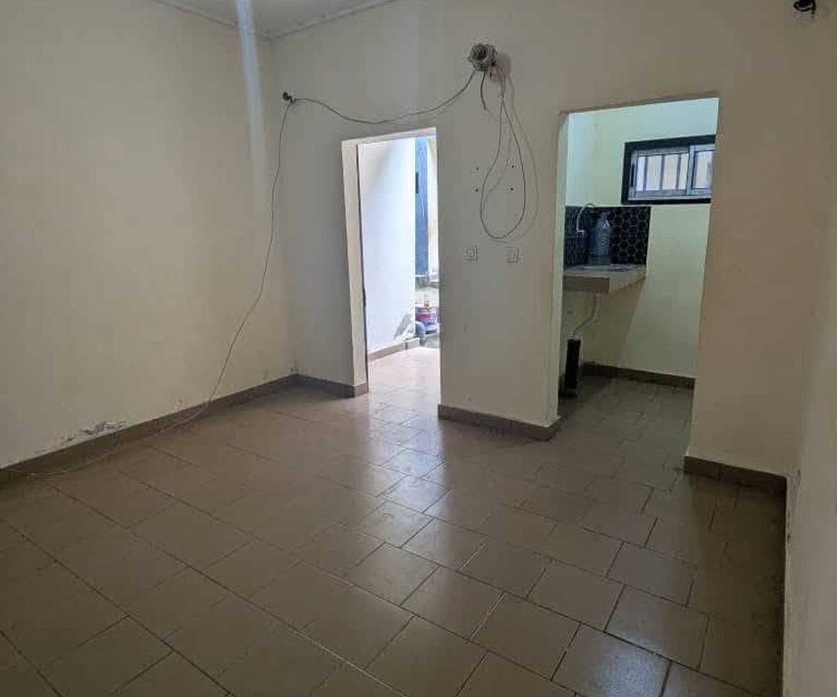Chambre moderne à louer - Nkolmefou (Nkolnda)