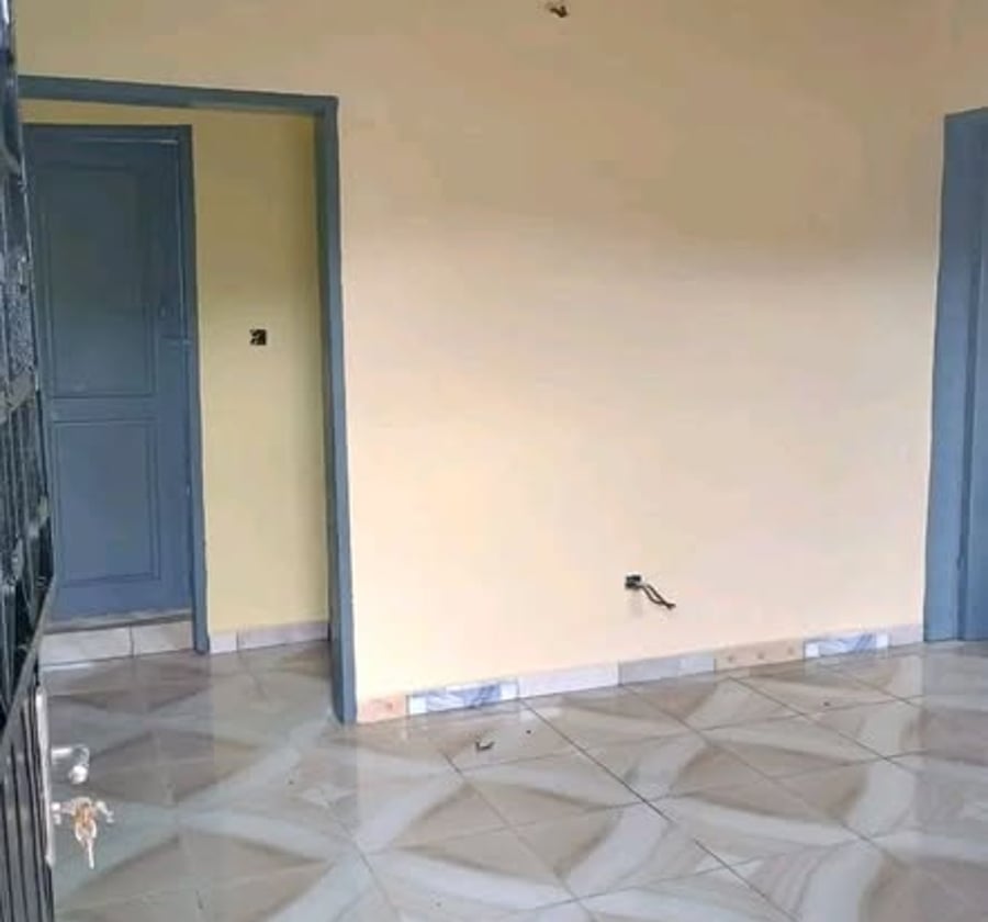 Studio moderne à PK12 entrée Baobab