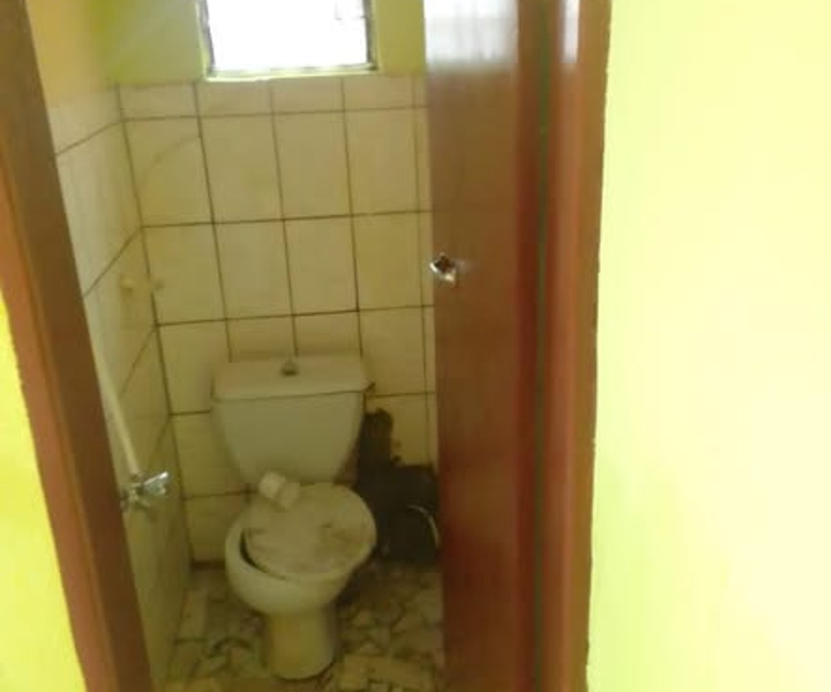 Chambre avec douche personnelle à Kotto - 25 000 FCFA/mois