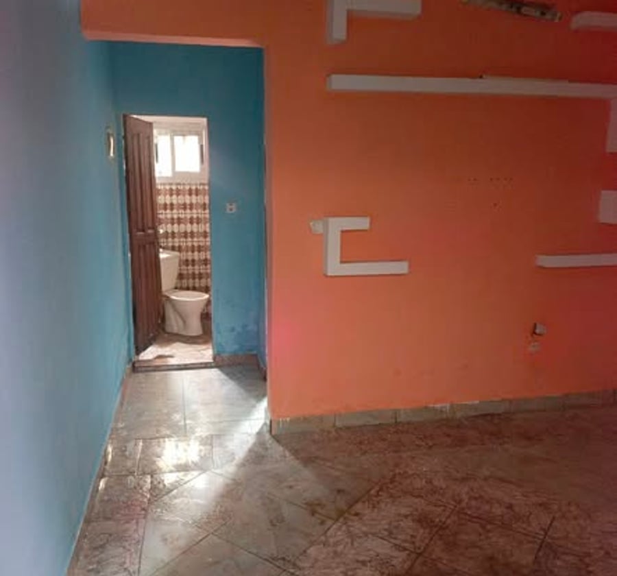 Studio moderne à louer à Logbaba
