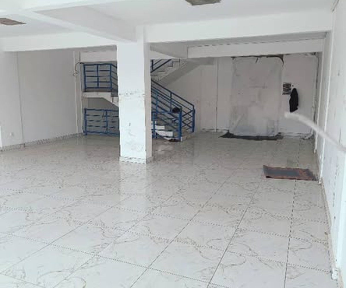 Magasin à louer à Yaoundé Ahala