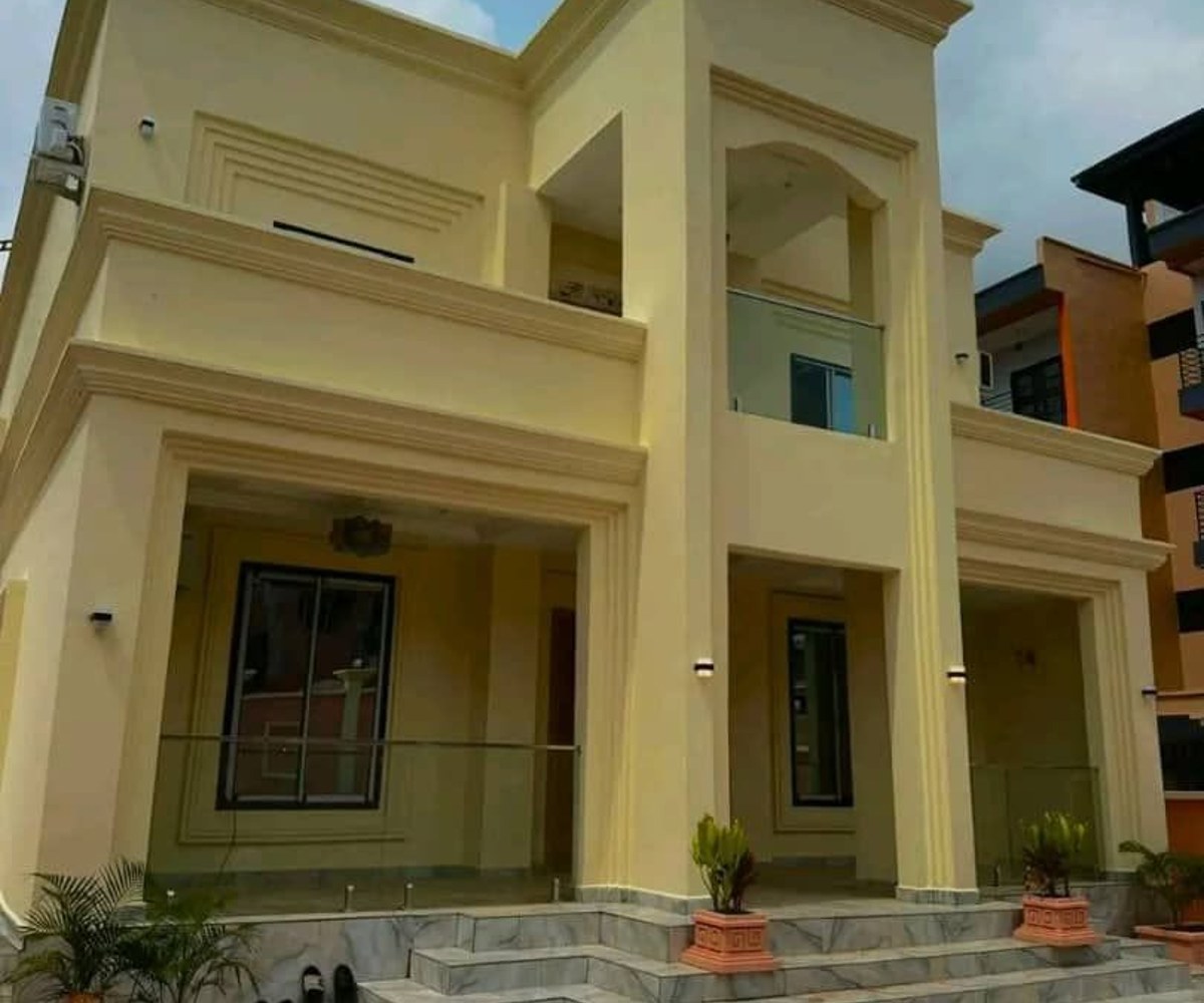 Duplex ultra haut standing avec piscine à Odza