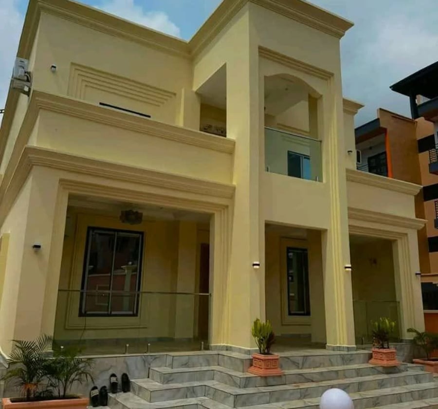 Duplex ultra haut standing avec piscine à Odza