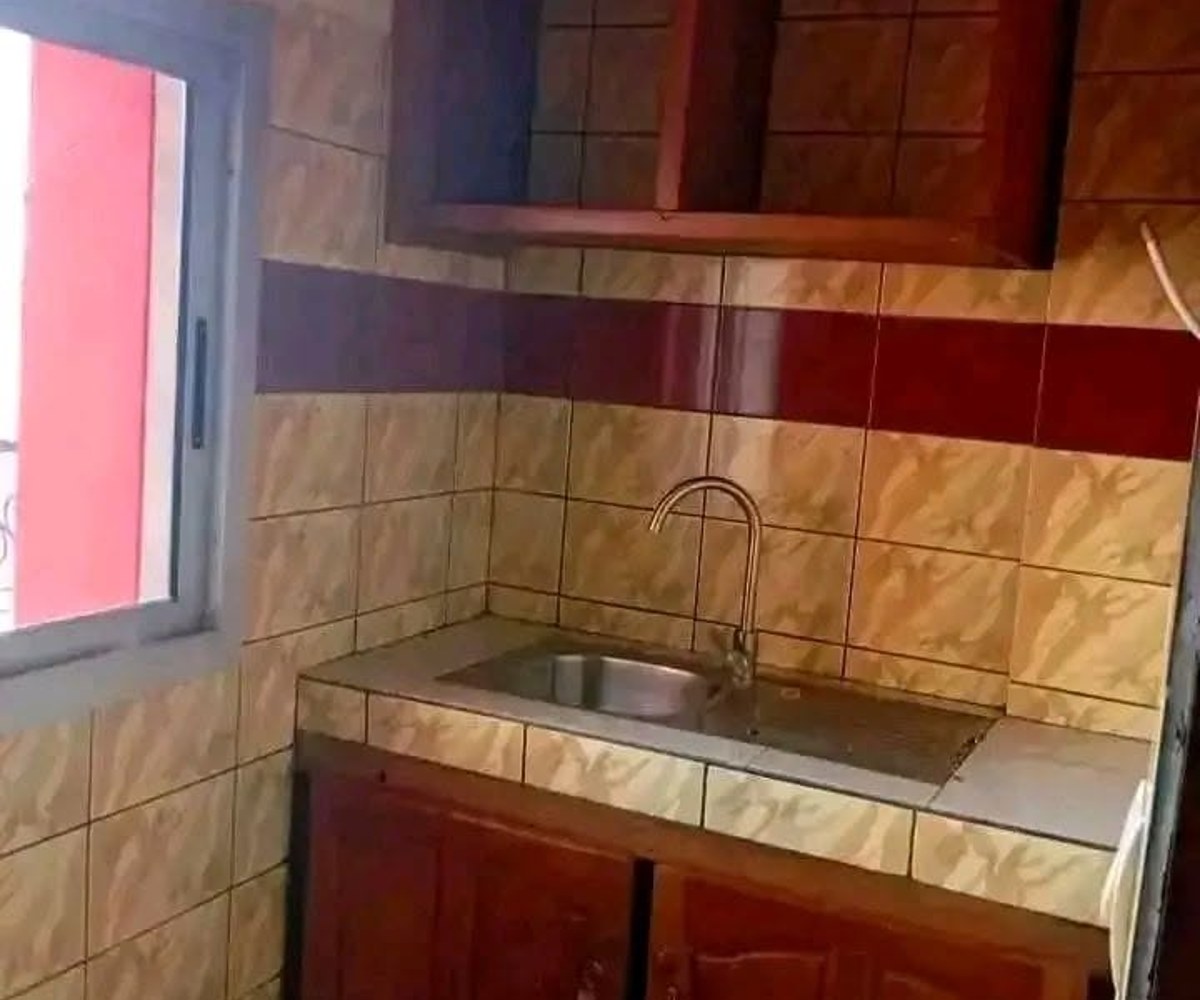 Chambre moderne à louer à Mobile Kondengui