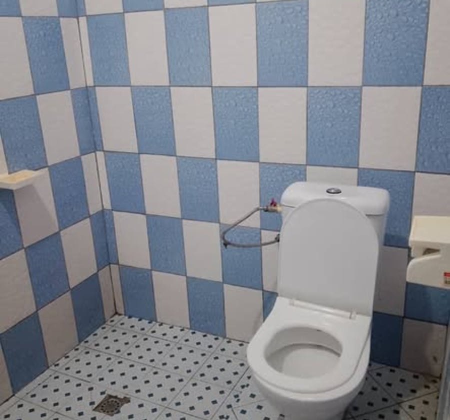 Très grande chambre moderne au carrefour Nkoabang