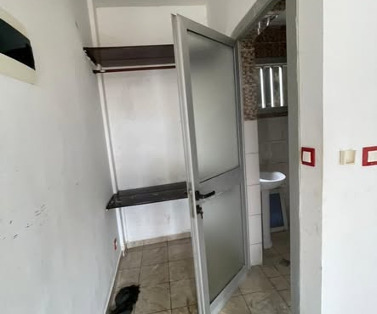 Chambre moderne climatisé à louer à Logbessou