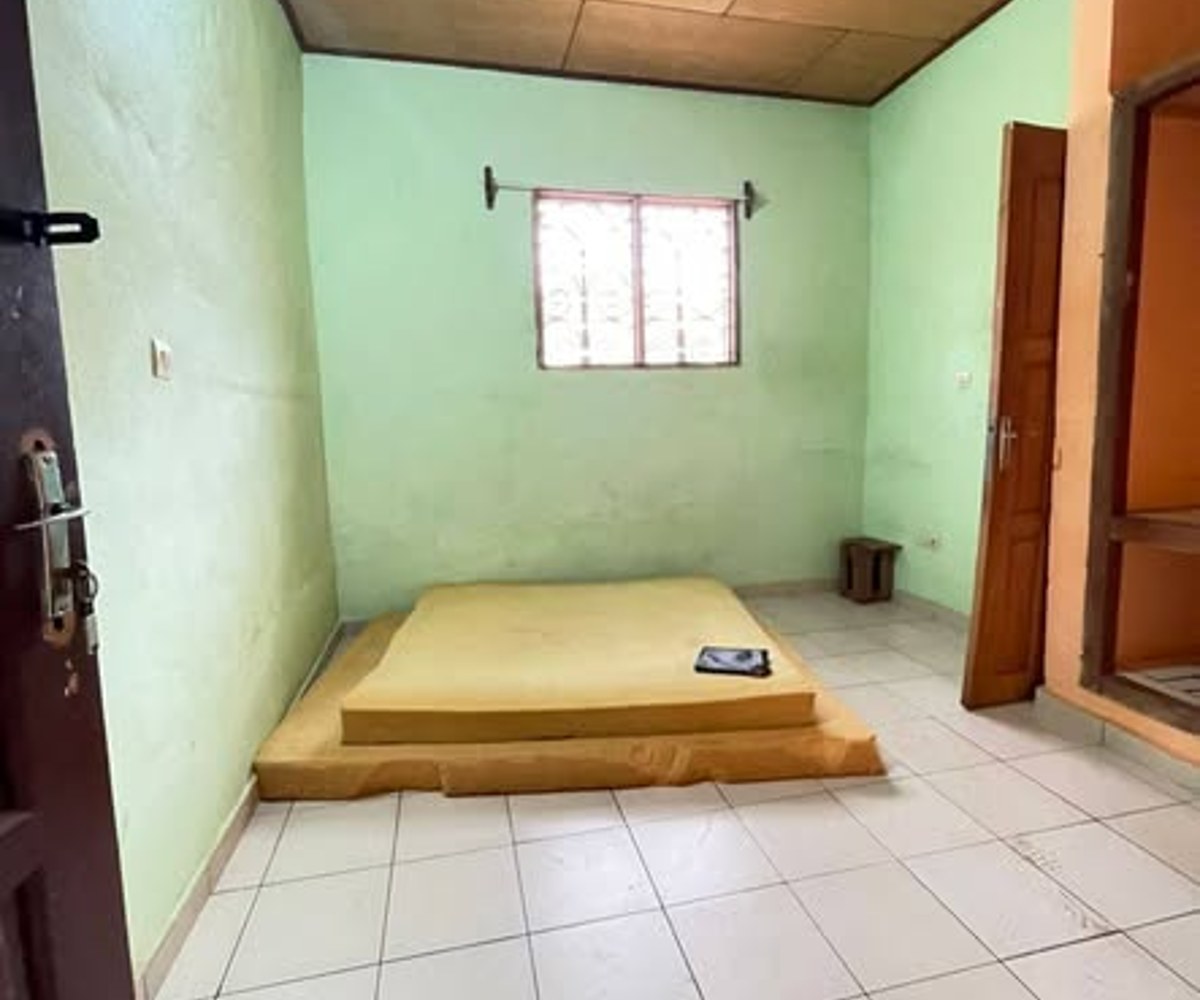 Chambre moderne à louer – Montée Chapelle, Obili (Yaoundé)