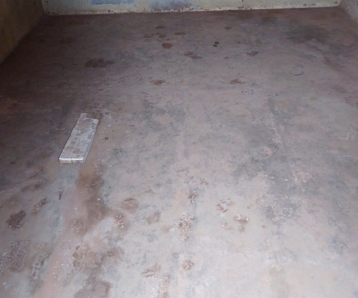 Boutique à louer - Yaoundé Emombo
