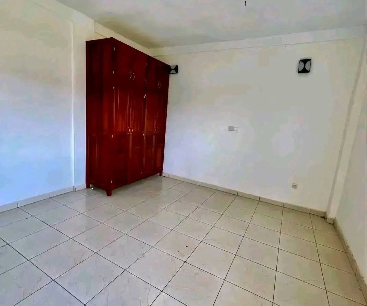 Appartement 3 chambres à louer à Omnisport, Yaoundé
