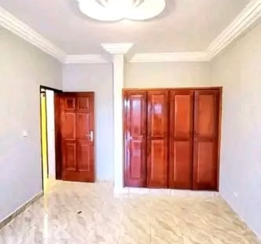Studio moderne à louer à Nkomo