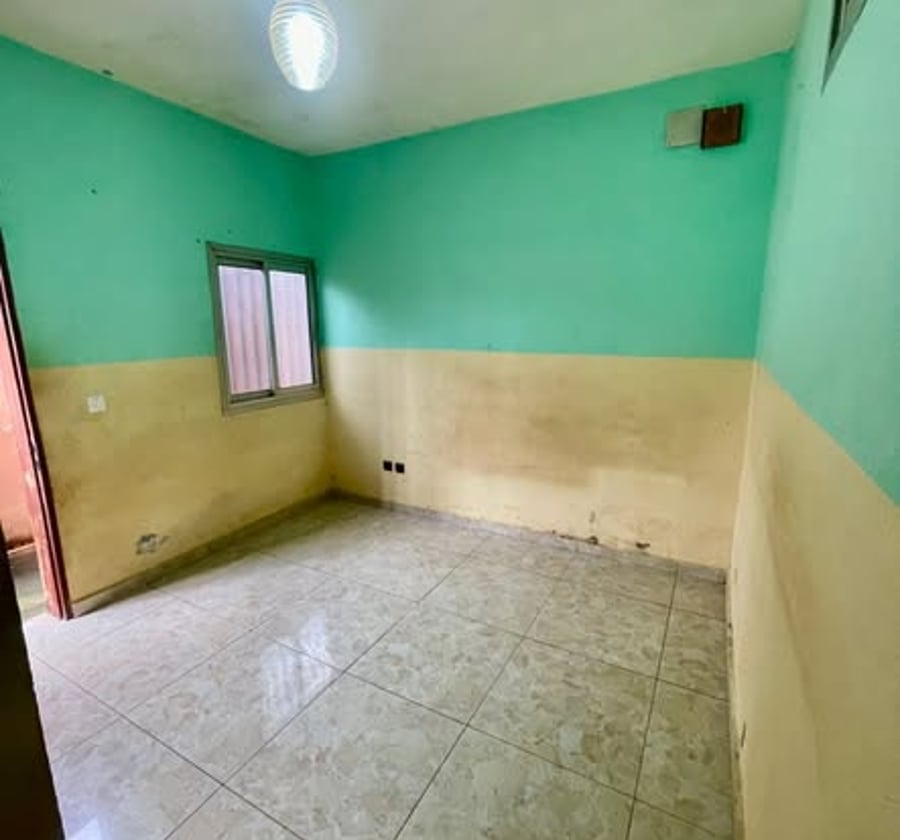 Studio moderne à louer à Biyem-Assi