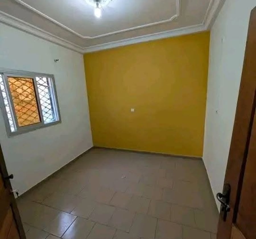 Studio moderne à louer à Ndokoti Tradex