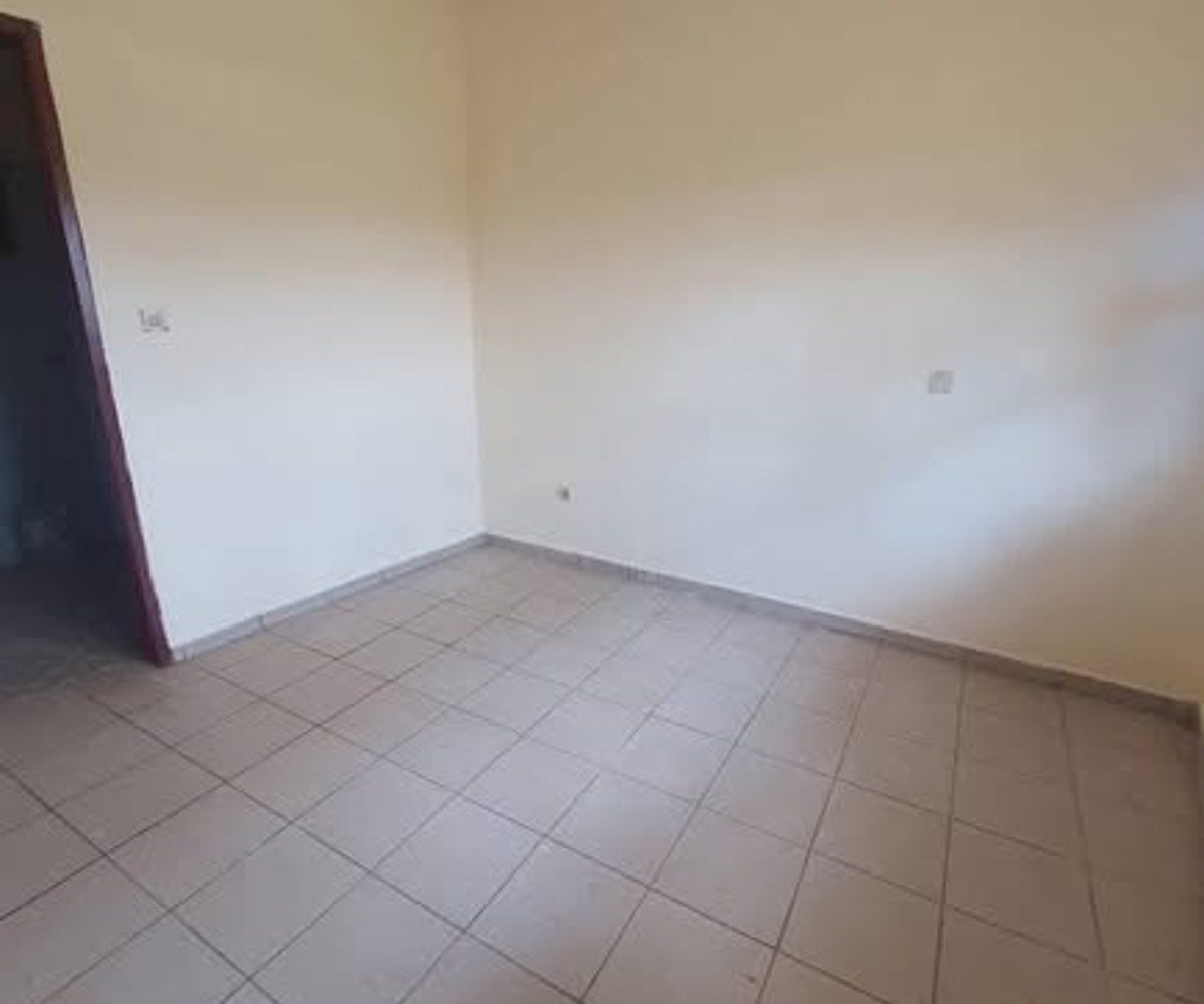 Studio moderne à louer à Oyom Abang (Chapelle)