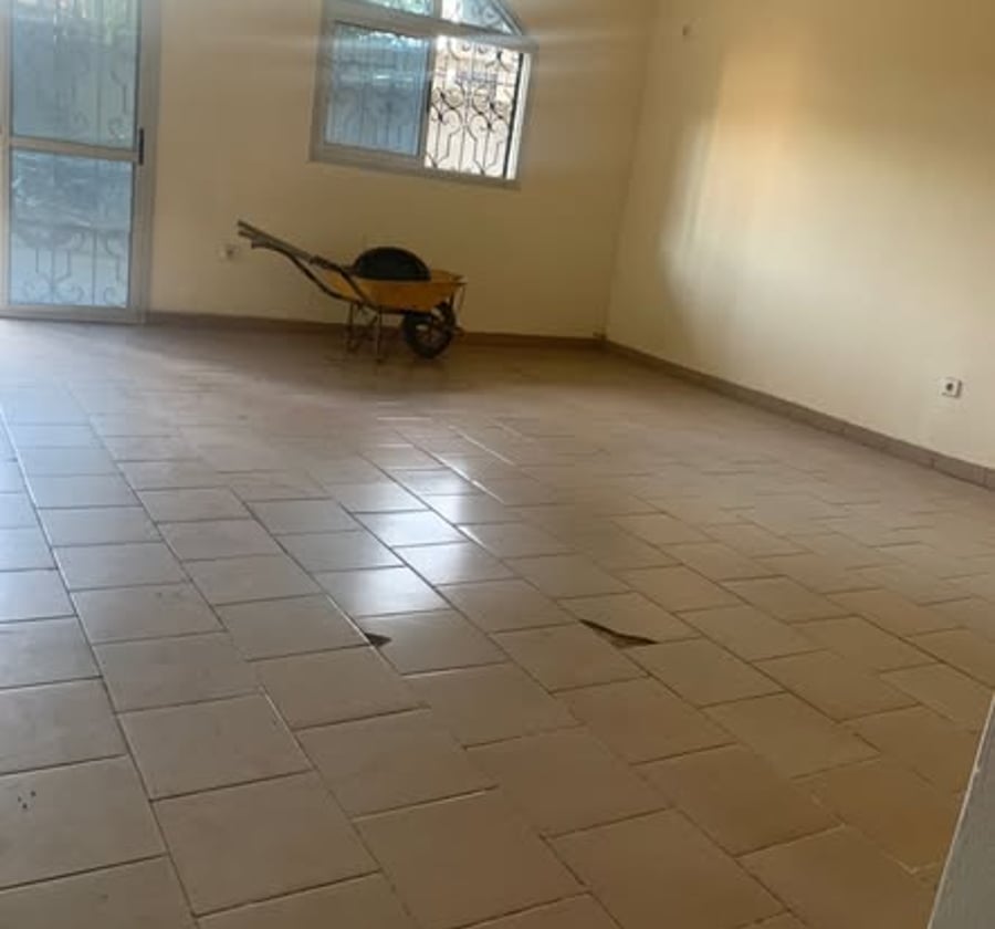 Appartement moderne 3 chambres à Ndogpassi, Douala
