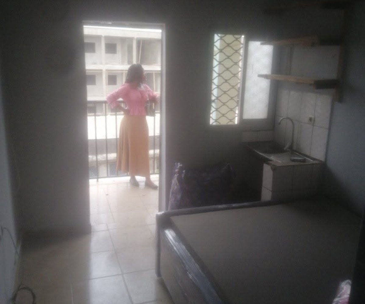Chambre moderne à louer à Ndokoti