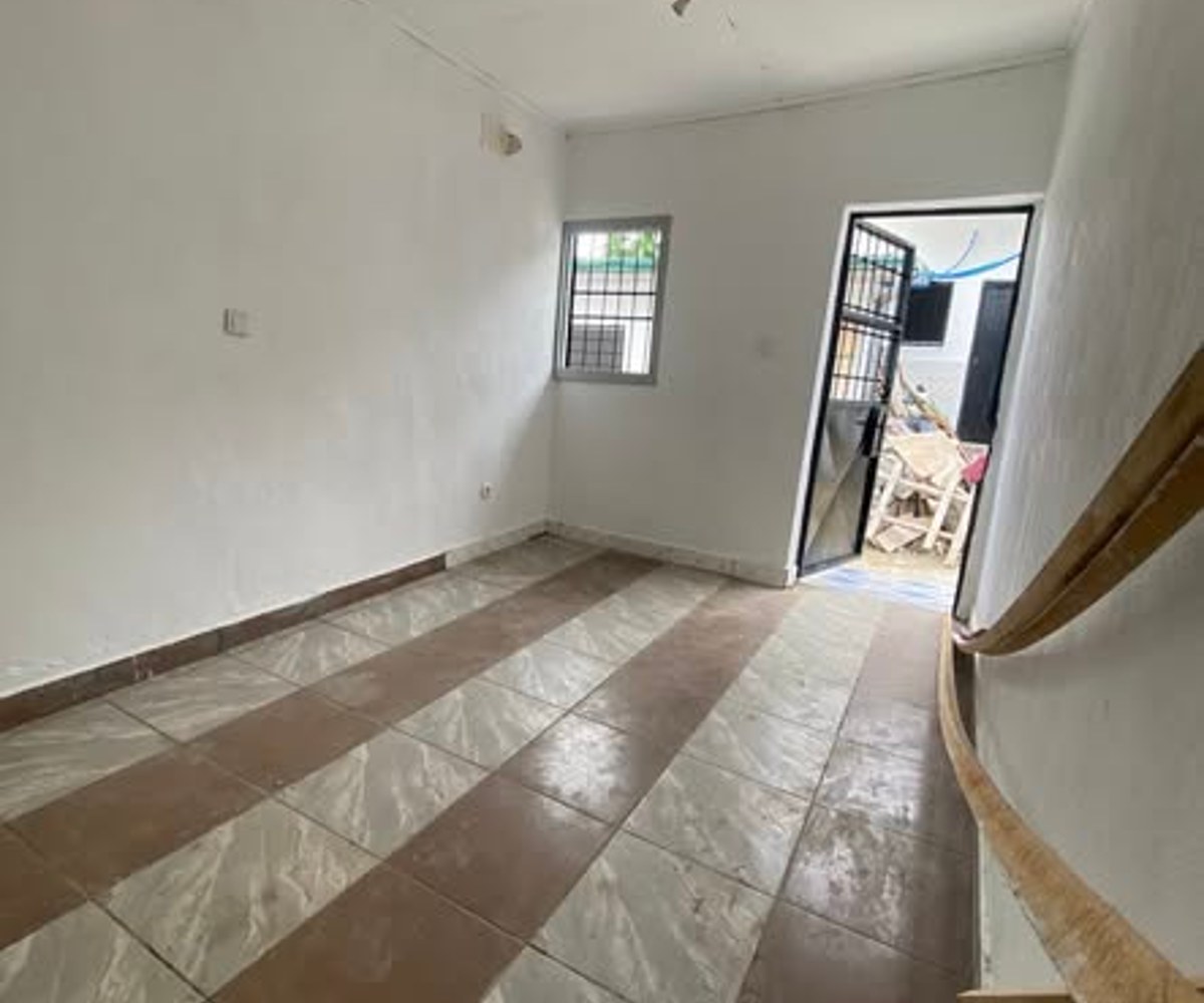 Chambre nouvellement construite à louer - Nyalla, Douala