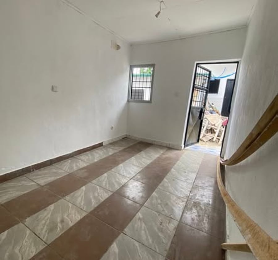 Chambre nouvellement construite à louer - Nyalla, Douala
