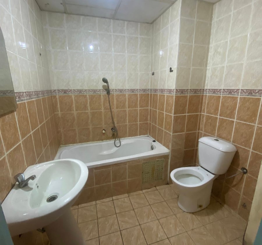 Chambre moderne à louer à Akwa