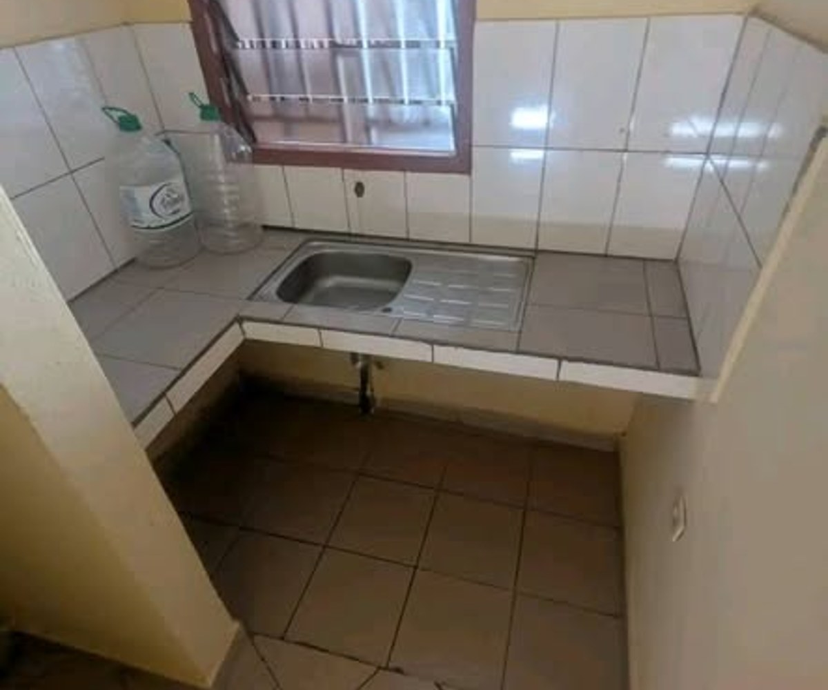 Chambre moderne à louer à Bonamoussadi - Carrefour Maçon