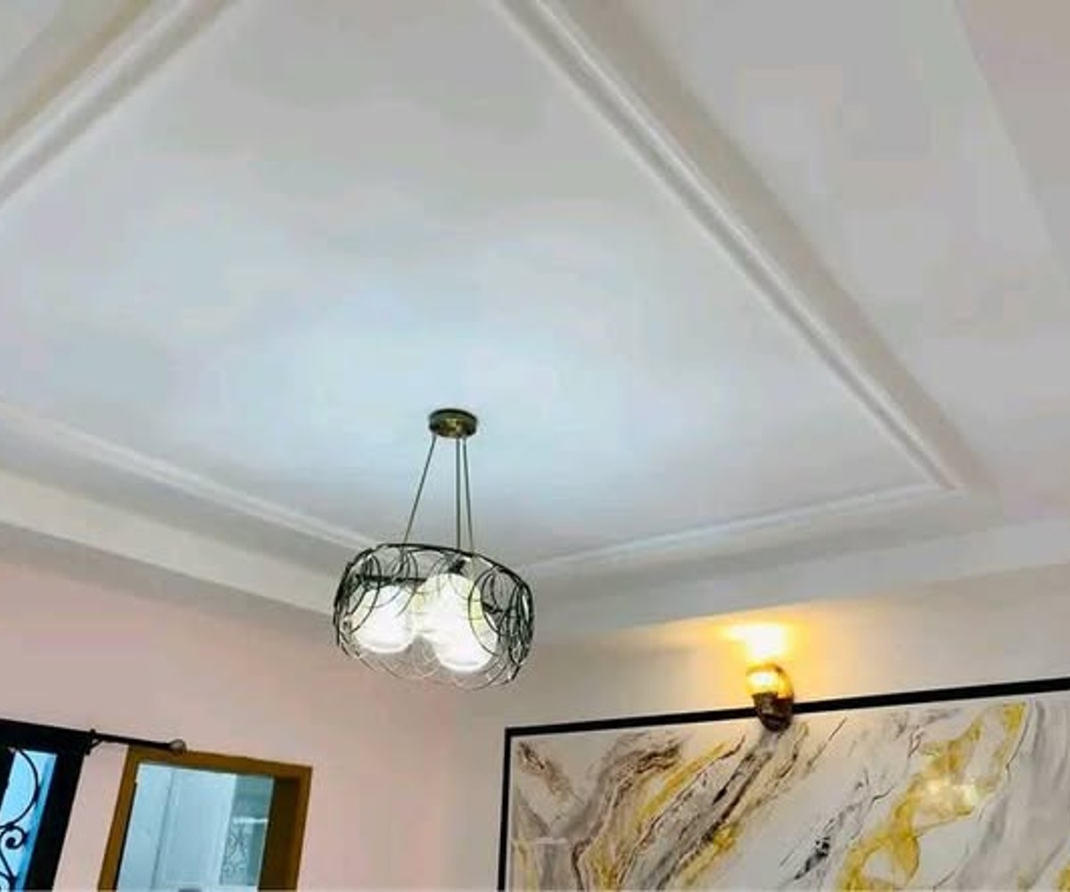Studio moderne à Ndogbati – carrefour Chefferie