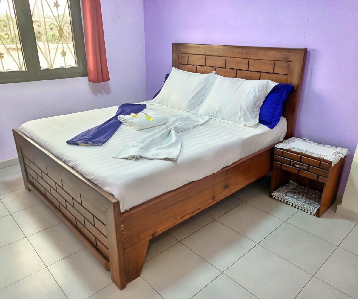 Guest House  for rent in Biyem-Assi, Yaoundé : FCFA 25000
