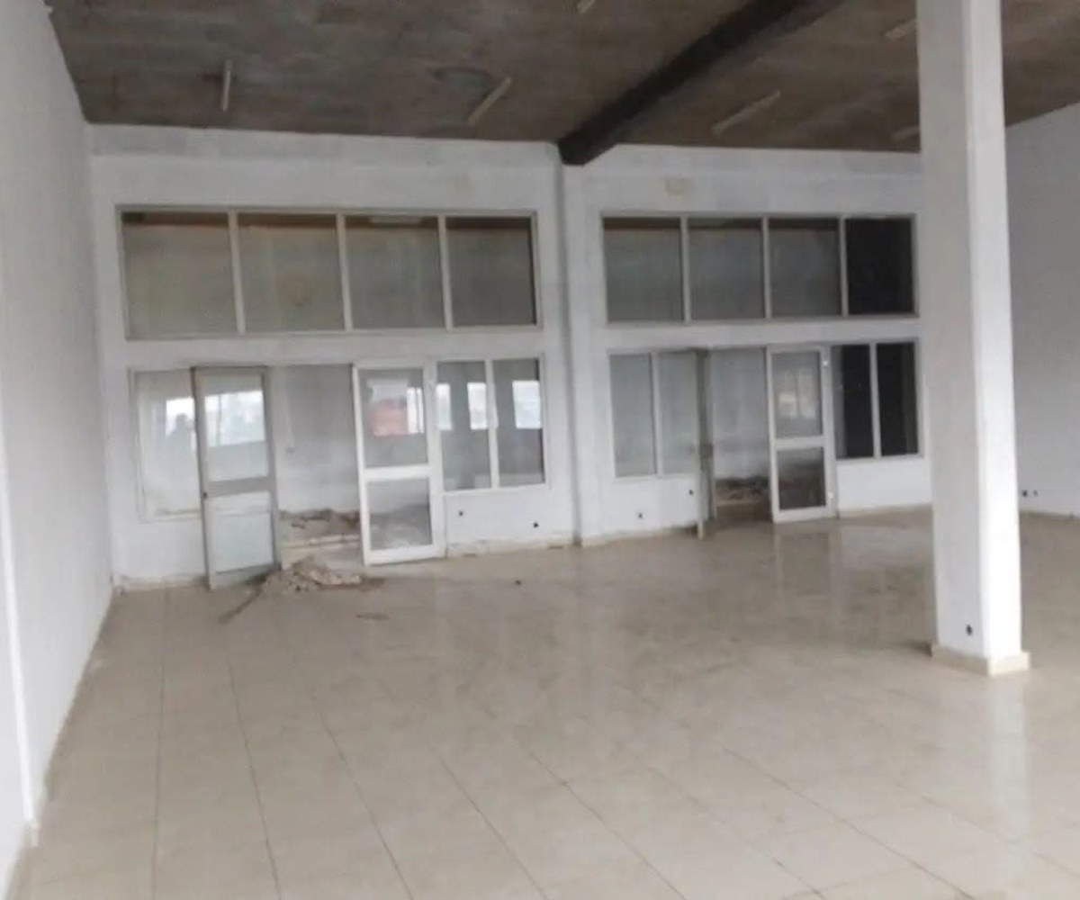 Bureaux Open space à louer - Elig-Essono, Yaoundé