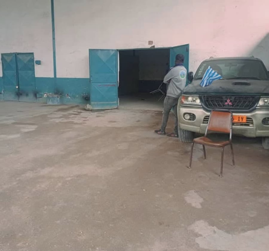 Entrepôt et bureaux à louer - Akwa, Douala