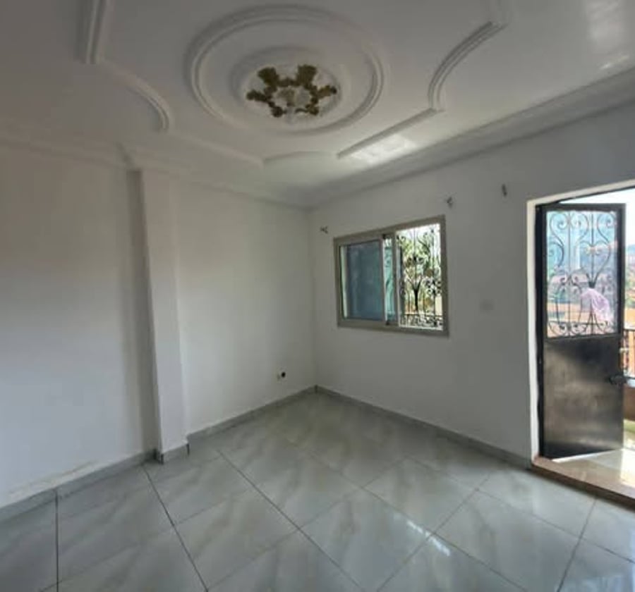 Studio à Emana - 40 000 FCFA/mois