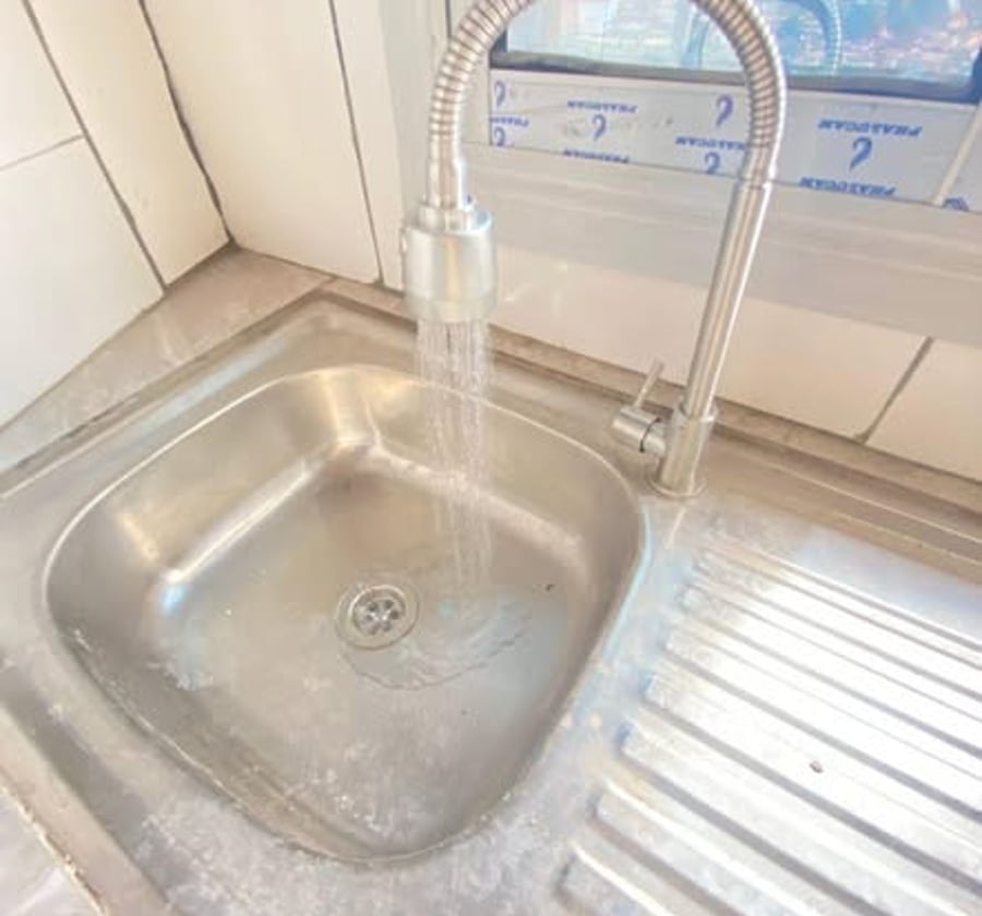 Chambre moderne à louer au carrefour MEEC, Yaoundé