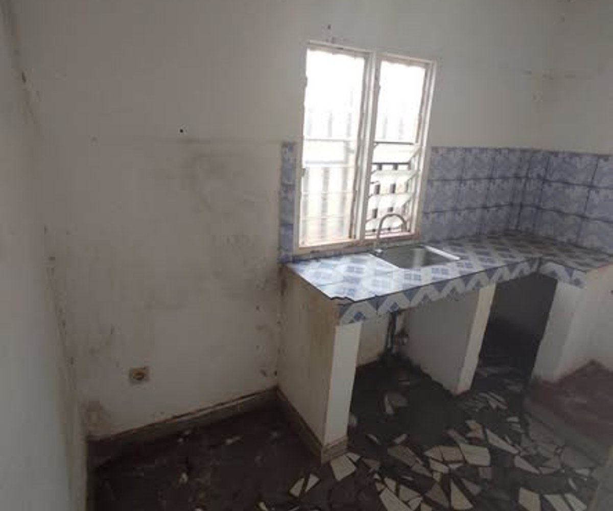 Studio moderne à Awae Escalier, Yaoundé