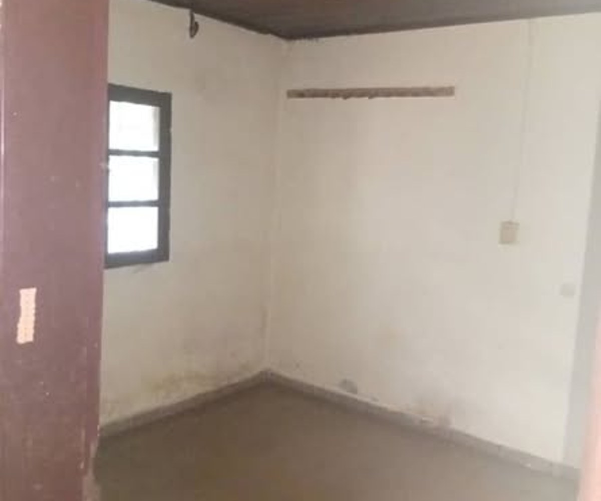Studio à louer à Logbaba