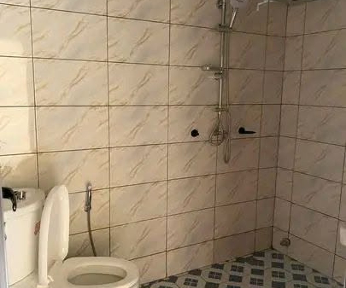 Studio moderne à louer au rond point CCC