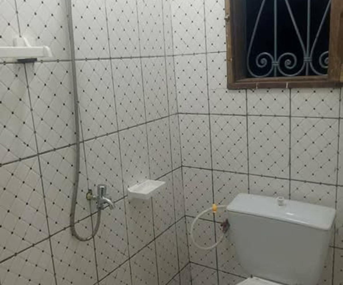 Grande chambre moderne à louer - Nkoabang, la vie continue