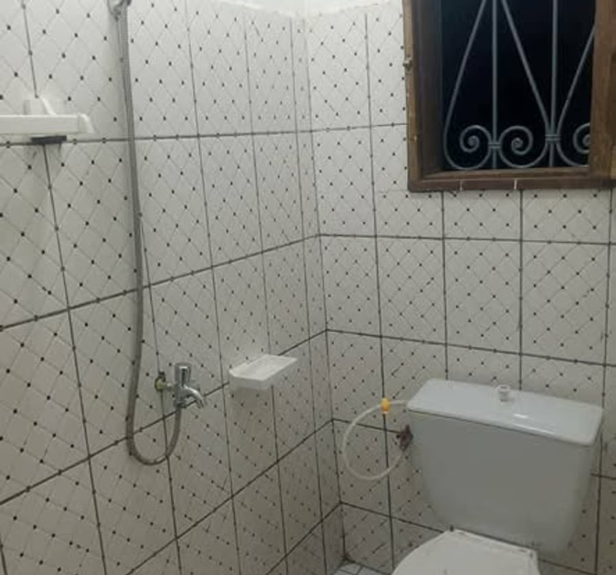 Grande chambre moderne à louer - Nkoabang, la vie continue