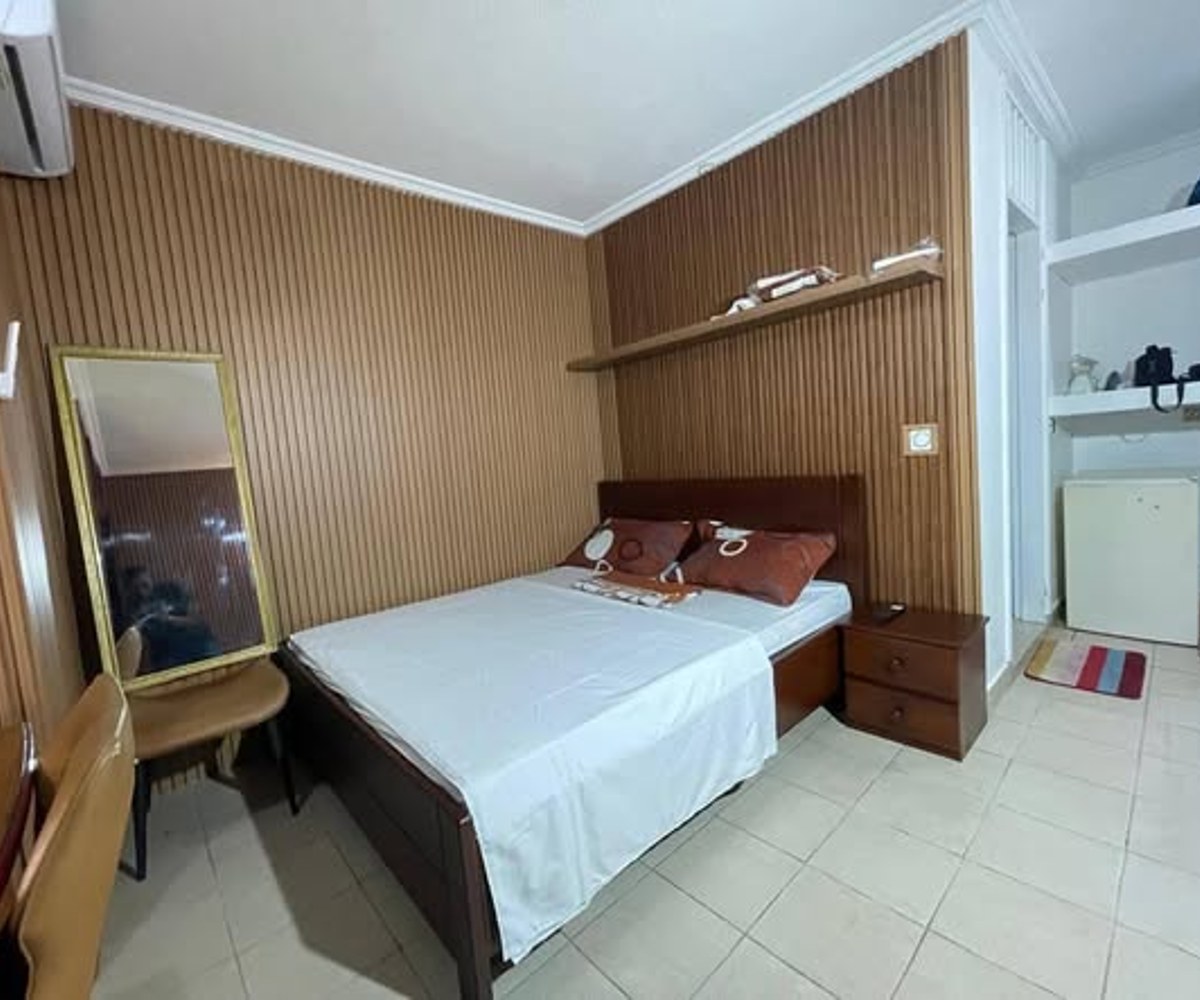 Chambre meublée à louer – Akwa, Douala